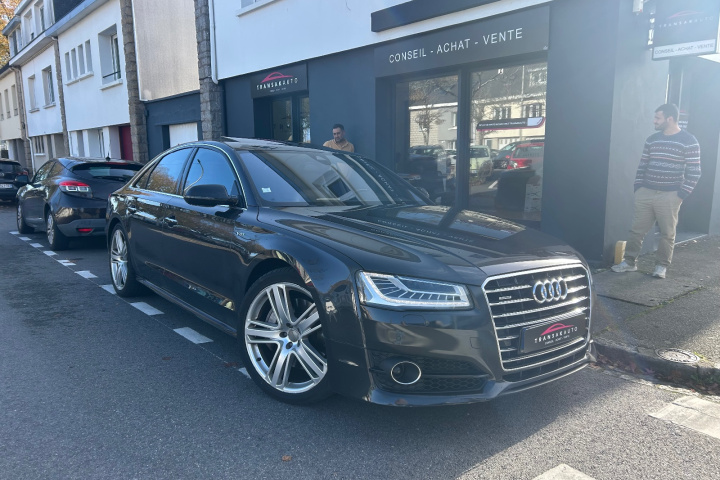 AUDI A8