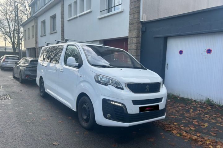 PEUGEOT TRAVELLER