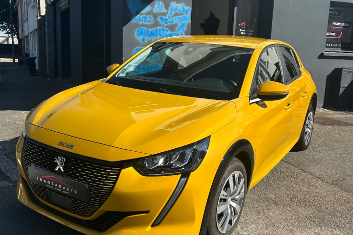 PEUGEOT 208